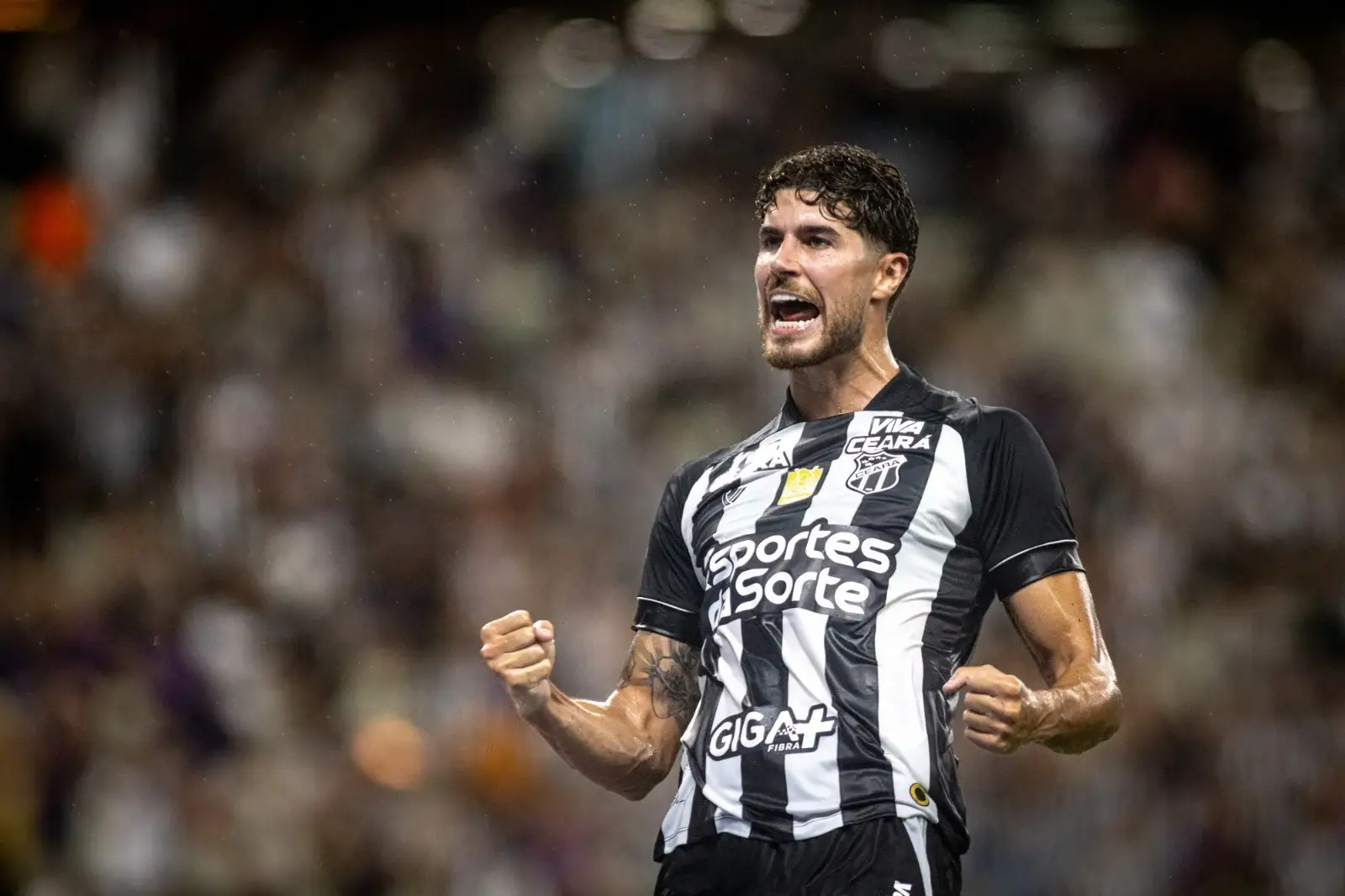 Pedro Raul Brilha no Ceará: Atacante Emprestado pelo Corinthians Mantém Fase Artilheira